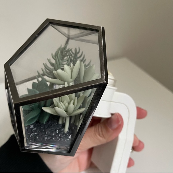 Bath & Body Works Wallflower Plug In - Picture 9 of 14